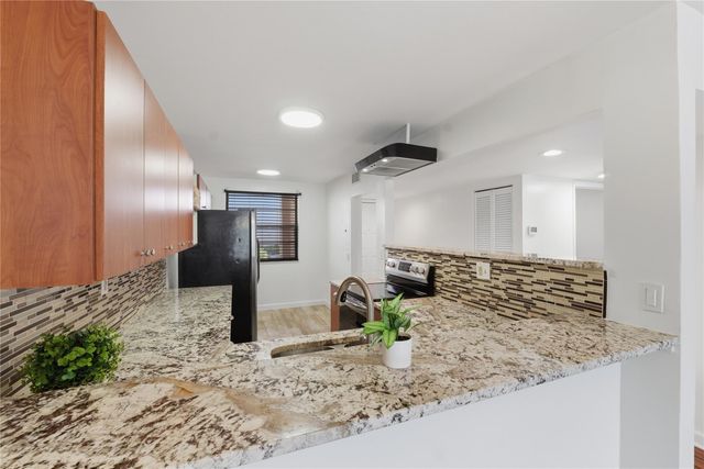 9549 W McNab Road 103, Tamarac, FL 33321