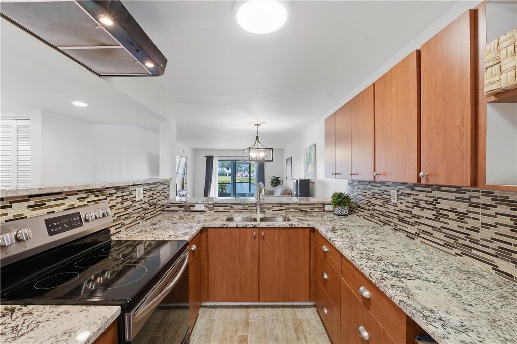 9549 W McNab Road 103, Tamarac, FL 33321