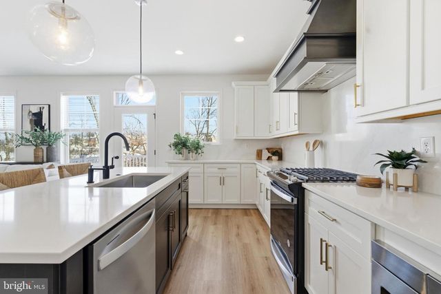 131 CHARLES LN, Harleysville, PA 19438