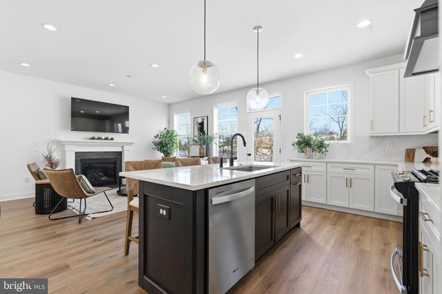 131 CHARLES LN, Harleysville, PA 19438