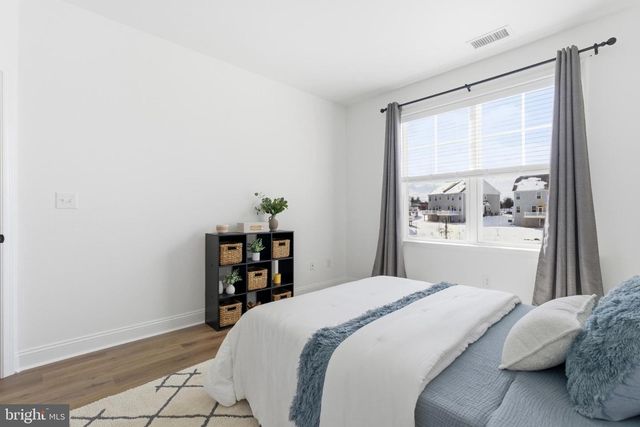 131 CHARLES LN, Harleysville, PA 19438