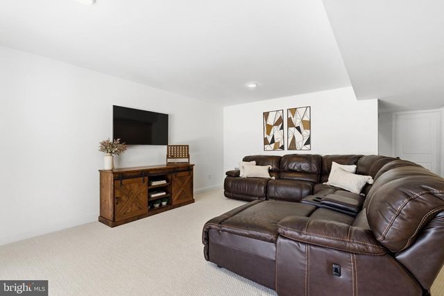 131 CHARLES LN, Harleysville, PA 19438