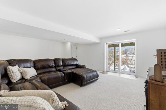 131 CHARLES LN, Harleysville, PA 19438