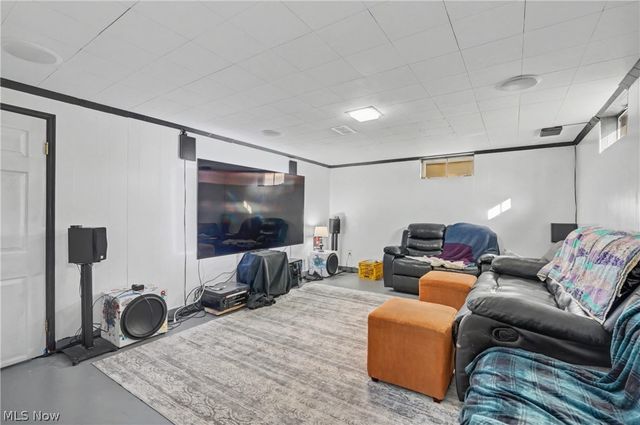 97 Rosary Drive, Campbell, OH 44405