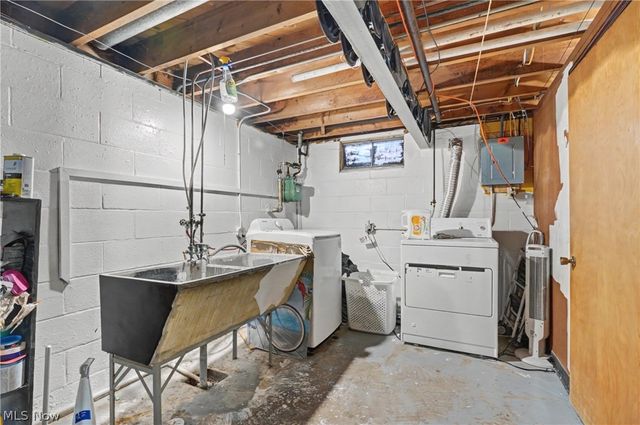 97 Rosary Drive, Campbell, OH 44405