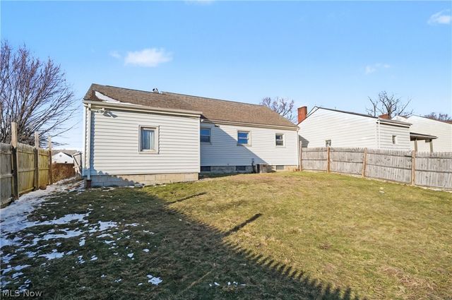97 Rosary Drive, Campbell, OH 44405