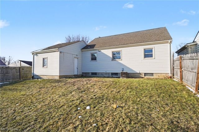 97 Rosary Drive, Campbell, OH 44405