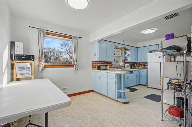 97 Rosary Drive, Campbell, OH 44405