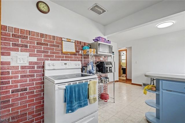 97 Rosary Drive, Campbell, OH 44405