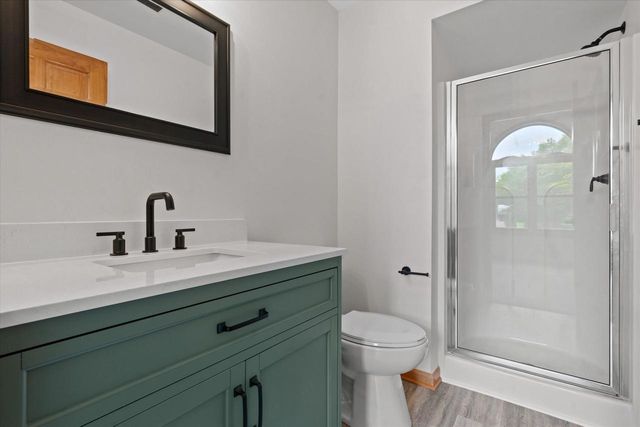 2072 W Hope LANE, Oak Creek, WI 53154