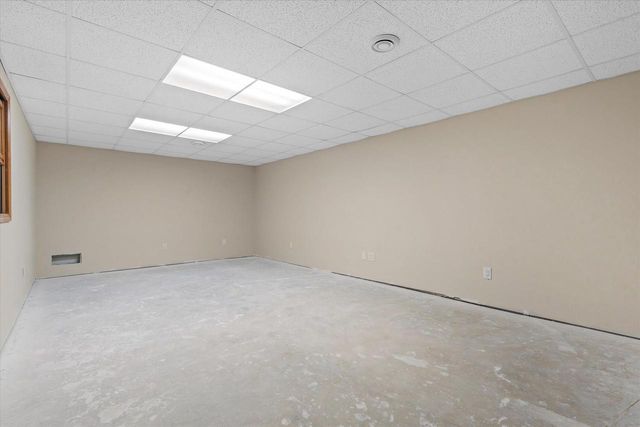 2072 W Hope LANE, Oak Creek, WI 53154