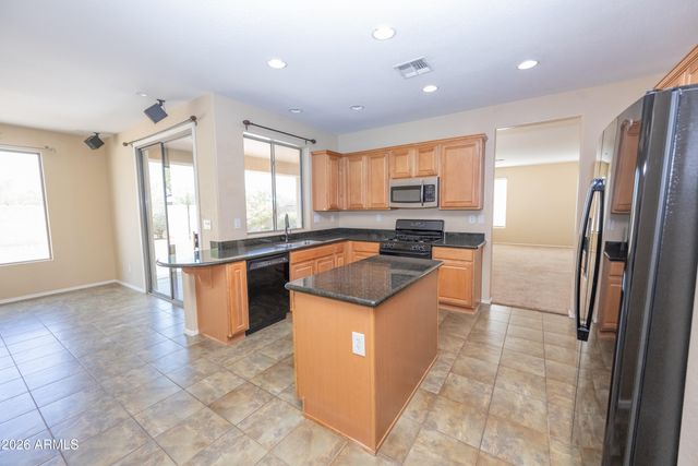 2023 W Shackleton Drive, Phoenix, AZ 85086