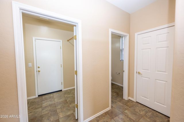 2023 W Shackleton Drive, Phoenix, AZ 85086