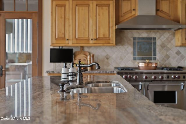 1521 Northshore DR, Sandpoint, ID 83864