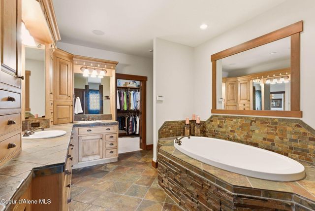 1521 Northshore DR, Sandpoint, ID 83864
