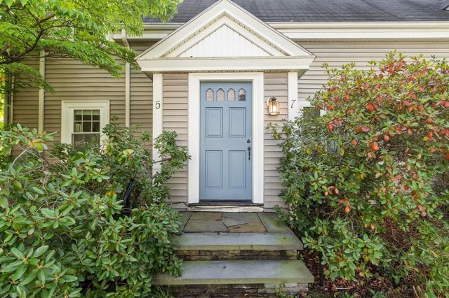 7 Thoreau Court 7, Concord, MA 01742