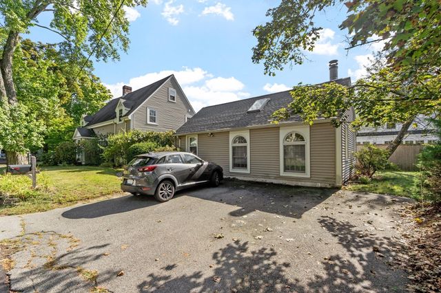 7 Thoreau Court 7, Concord, MA 01742