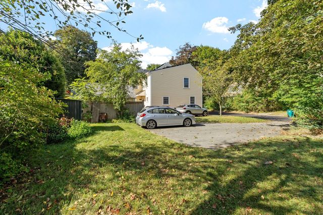 7 Thoreau Court 7, Concord, MA 01742