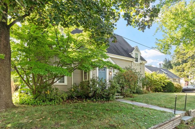 7 Thoreau Court 7, Concord, MA 01742