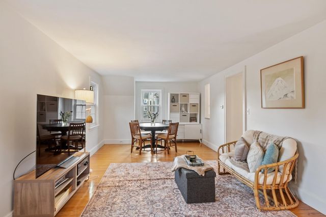 7 Thoreau Court 7, Concord, MA 01742