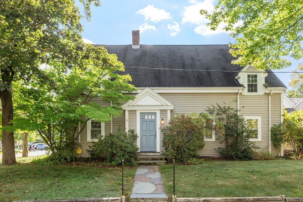 7 Thoreau Court 7, Concord, MA 01742