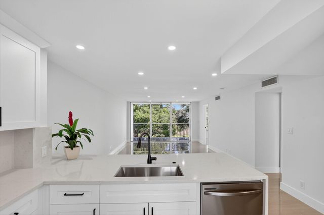 2651 S Palm Aire Drive S 305, Pompano Beach, FL 33069