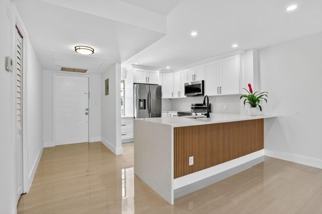 2651 S Palm Aire Drive S 305, Pompano Beach, FL 33069