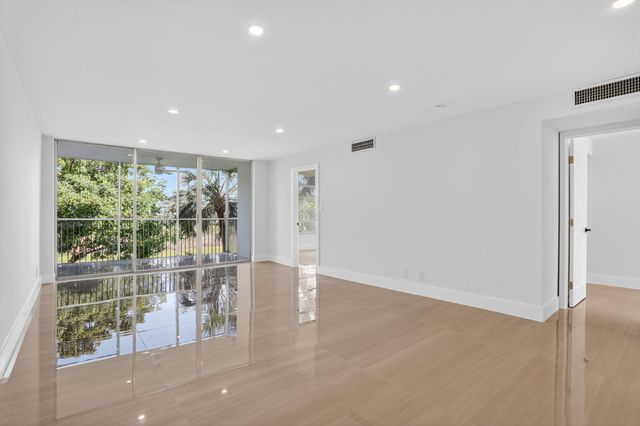 2651 S Palm Aire Drive S 305, Pompano Beach, FL 33069