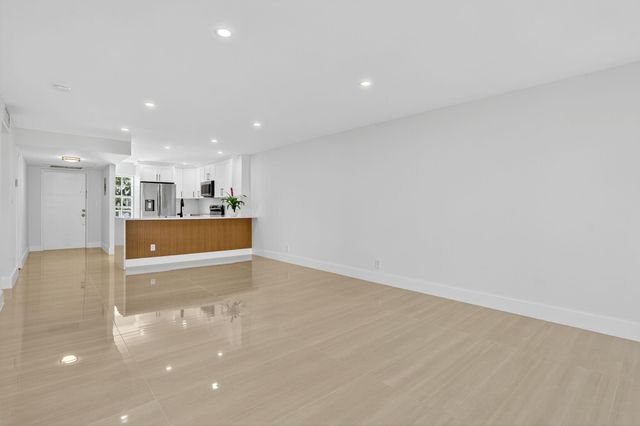 2651 S Palm Aire Drive S 305, Pompano Beach, FL 33069