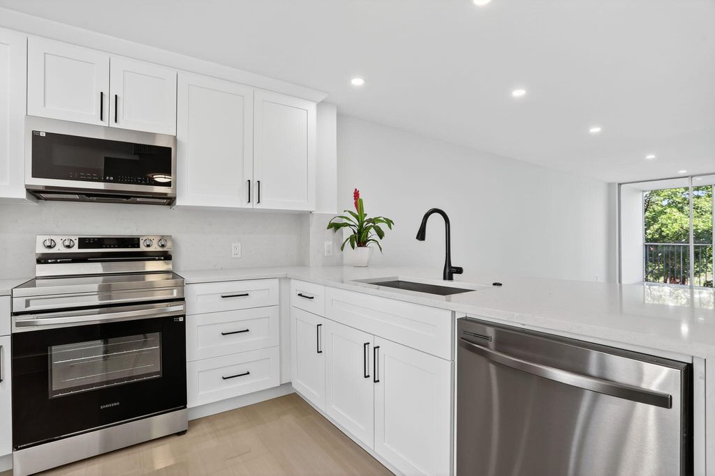 2651 S Palm Aire Drive S 305, Pompano Beach, FL 33069