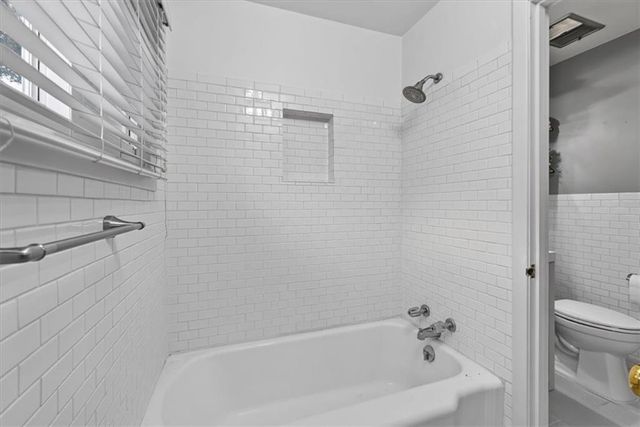 5714 W 77th Terrace, Prairie Village, KS 66208