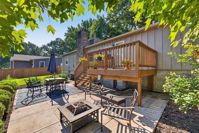 5714 W 77th Terrace, Prairie Village, KS 66208