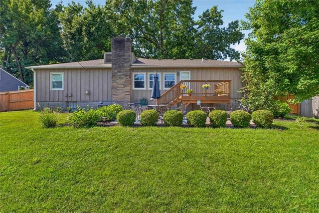 5714 W 77th Terrace, Prairie Village, KS 66208