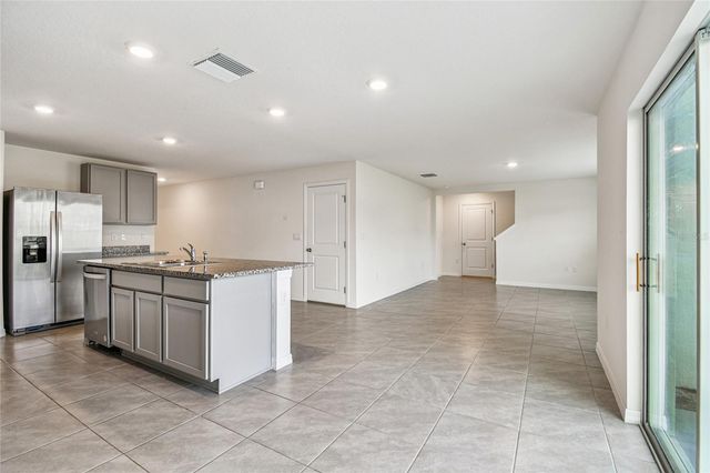 9208 MISSION BAY PLACE, Tampa, FL 33637