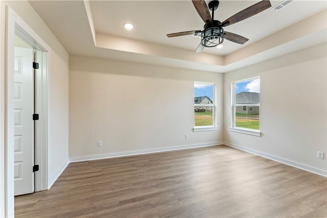 1712 Gerald Shay Road, Gentry, AR 72734