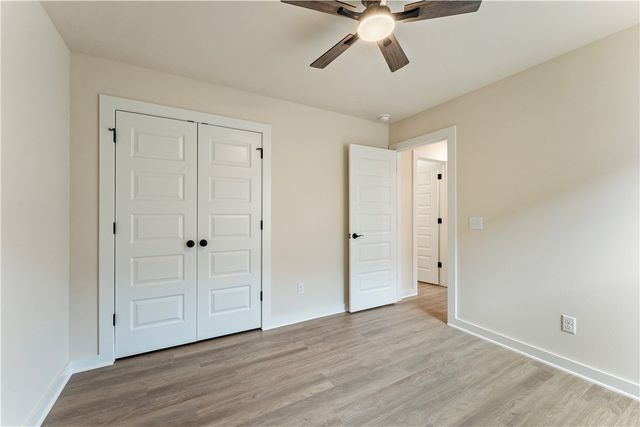 1712 Gerald Shay Road, Gentry, AR 72734