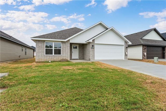 1712 Gerald Shay Road, Gentry, AR 72734