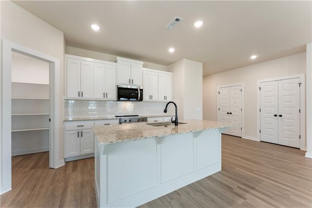 1712 Gerald Shay Road, Gentry, AR 72734