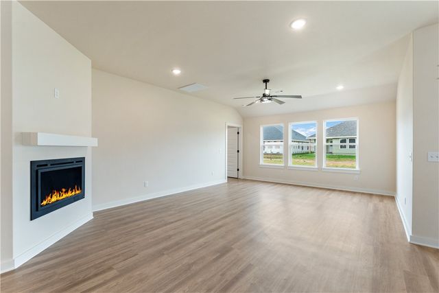 1712 Gerald Shay Road, Gentry, AR 72734