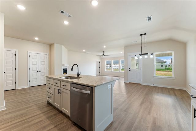 1712 Gerald Shay Road, Gentry, AR 72734