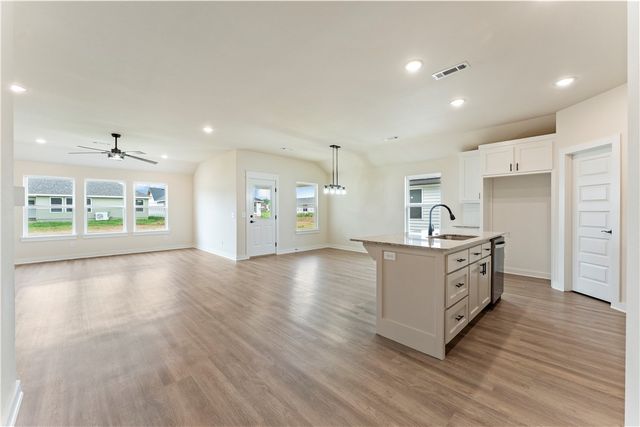 1712 Gerald Shay Road, Gentry, AR 72734