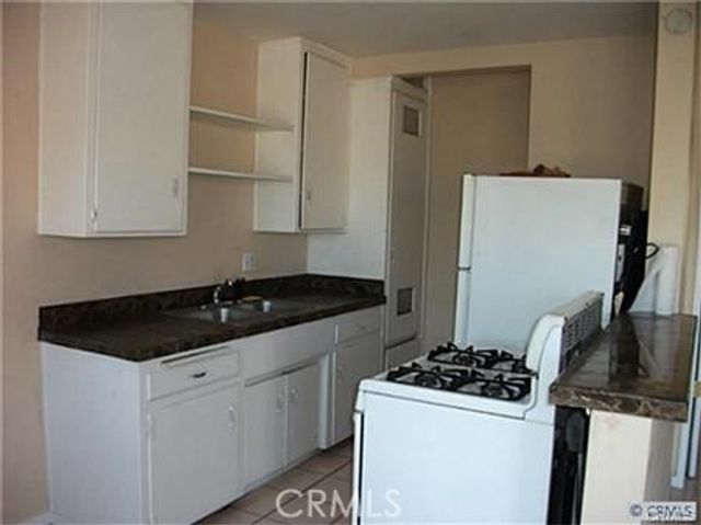 2156 Gaviota Avenue, Signal Hill, CA 90755