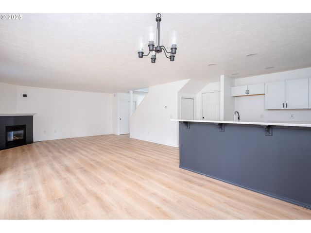 39380 AMHERST St, Sandy, OR 97055