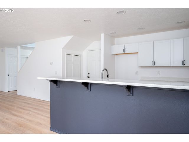 39380 AMHERST St, Sandy, OR 97055