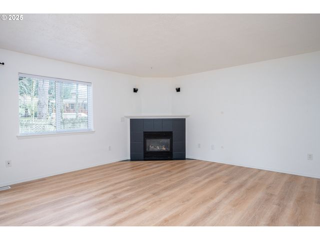 39380 AMHERST St, Sandy, OR 97055