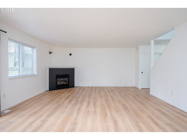 39380 AMHERST St, Sandy, OR 97055