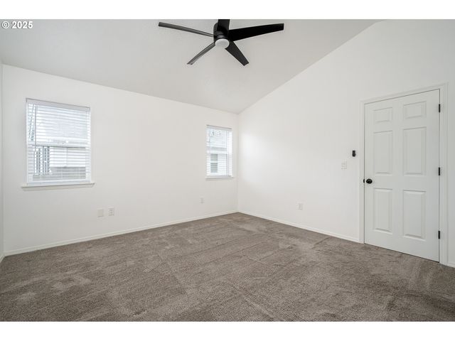 39380 AMHERST St, Sandy, OR 97055