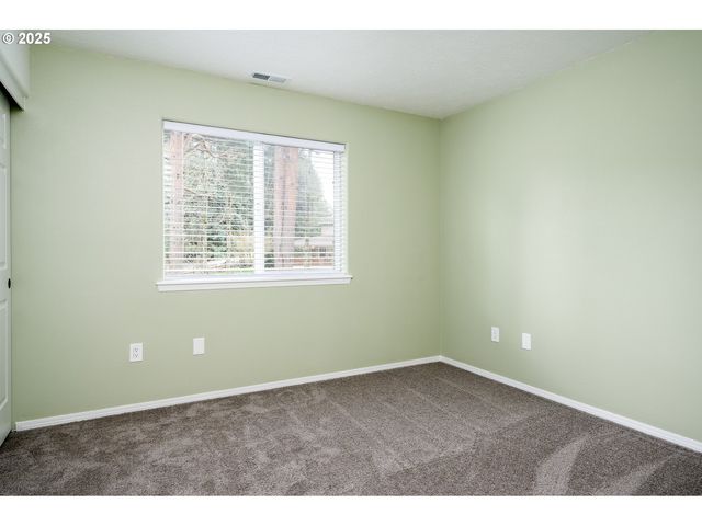 39380 AMHERST St, Sandy, OR 97055