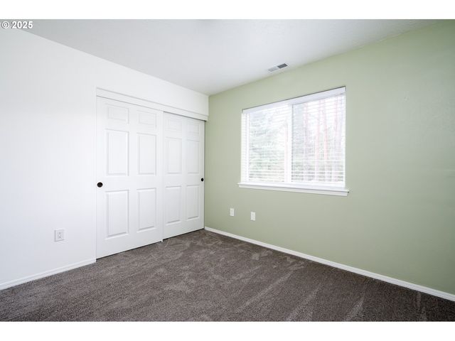 39380 AMHERST St, Sandy, OR 97055