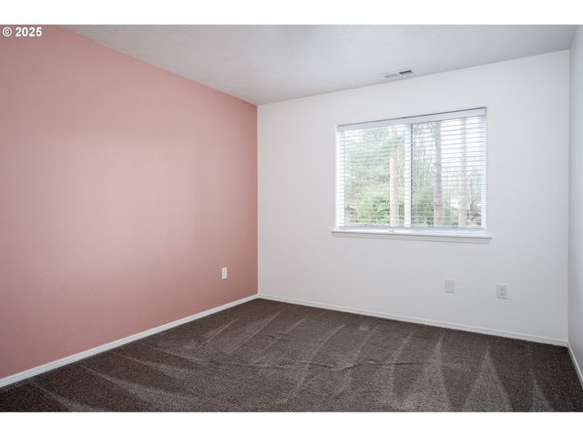 39380 AMHERST St, Sandy, OR 97055